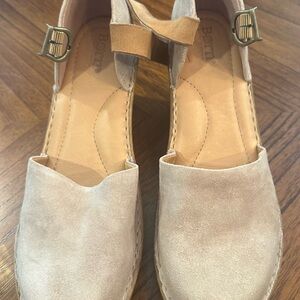 Women's Beige Sandals